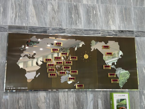 19403e3e-ac03-41e6-9f56-f558b24fa118 19403e3e-ac03-41e6-9f56-f558b24fa118