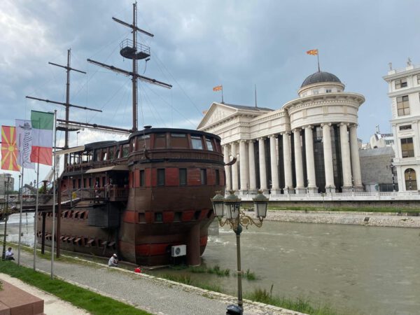 B97F4F3E-B214-4907-912C-A57307BD1E10